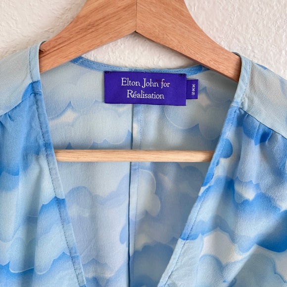 REALISATION PAR blue cloud print silk wrap top / size XXS - Picture 2 of 7